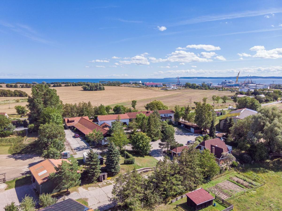 Landpension Dubnitz - Ferienwohnung 1 Sassnitz Extérieur photo